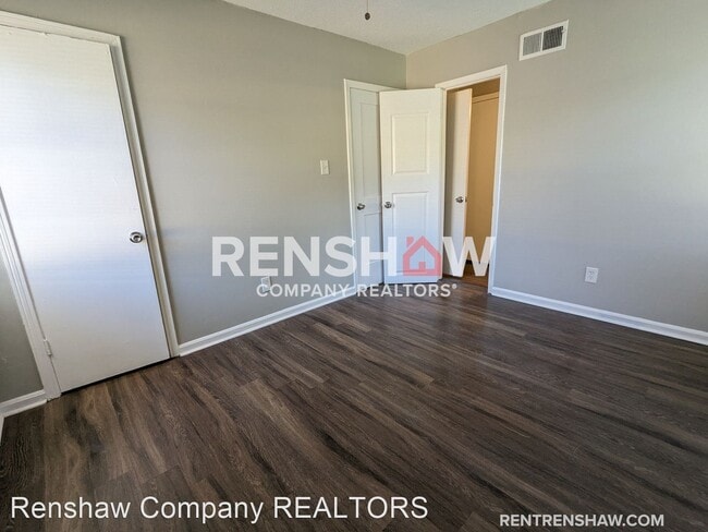 Building Photo - 3 br, 1 bath House - 3253 Markley St
