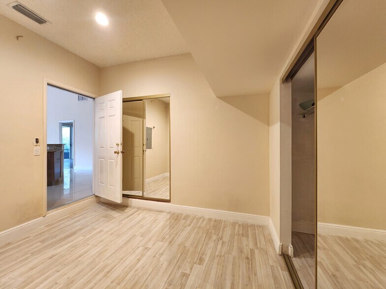 Building Photo - 7705 Forest Green Ln