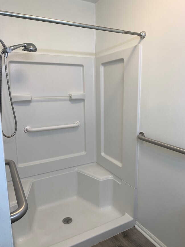 Building Photo - 1714 S Johnson Ferry Rd NE