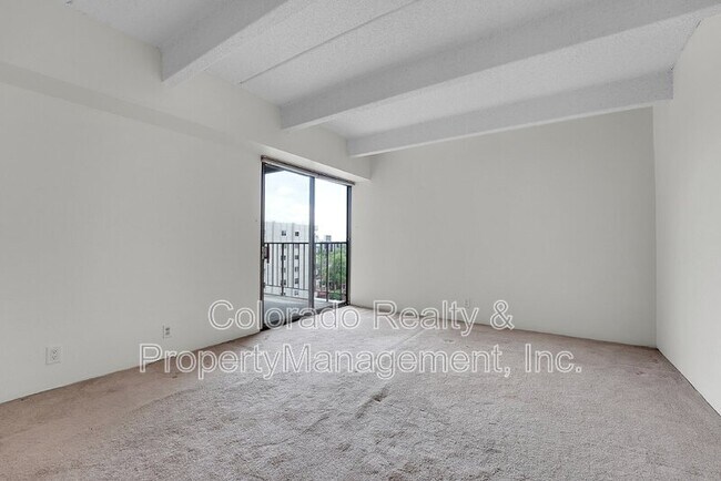 Building Photo - 777 N Washington St