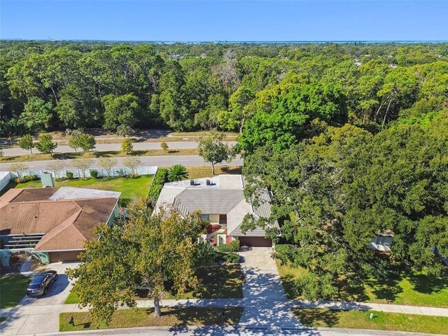 Building Photo - 970 Rolling Hills Dr