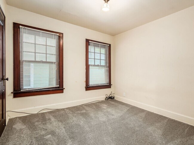 Building Photo - 2086-2090-2090 N 4th St