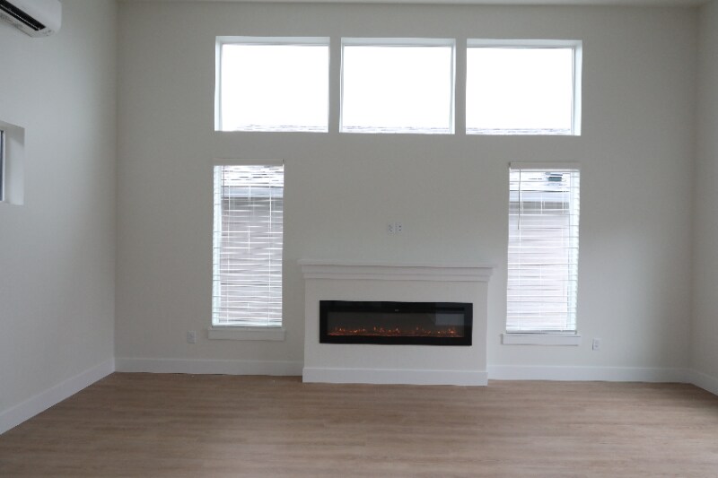 Building Photo - 12905 SE Ridgecrest Rd