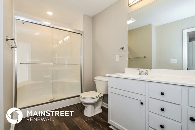 Building Photo - 2052 N Sarah Dr