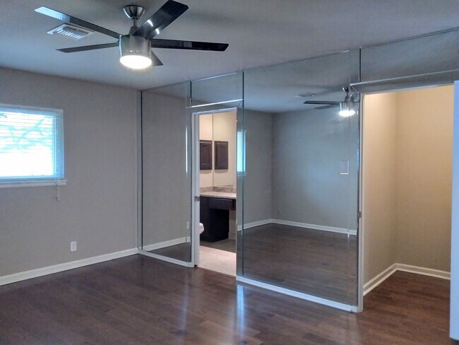 Building Photo - *COMING SOON* Exquisite Estate Living in Prestigious Hollywood Park With Outdoor Kitchen!