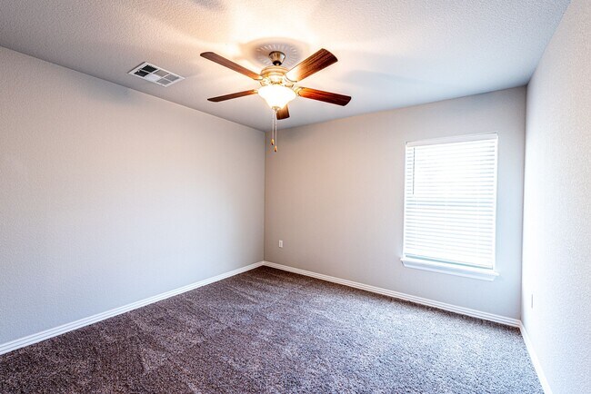 Building Photo - 505 W Laurel Ave, Rogers, AR 72758