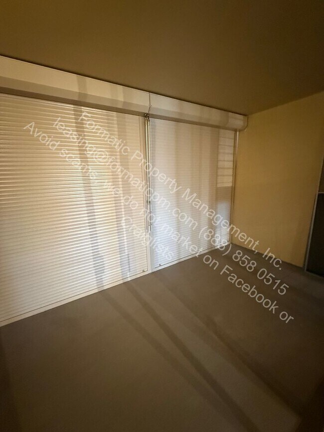 Building Photo - Pet-Friendly 2-Bedroom (or 1 Bedroom + Home Office) Apartment with In-Unit Laundry, Pool & Covere...