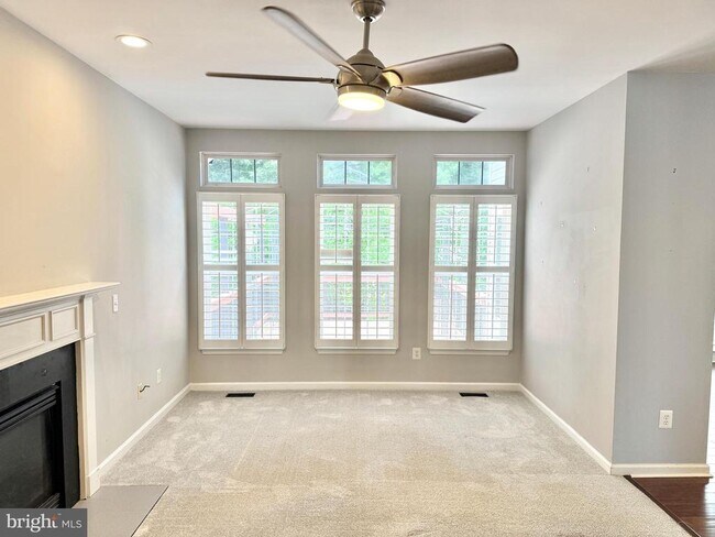 Building Photo - 35 Live Oak Ln