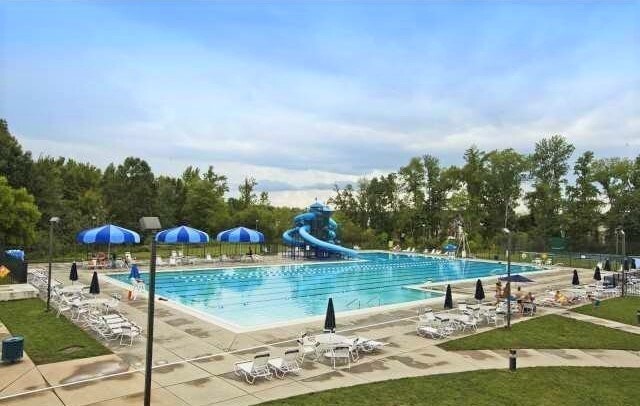 Building Photo - Great Home Community Pools Like A Resort