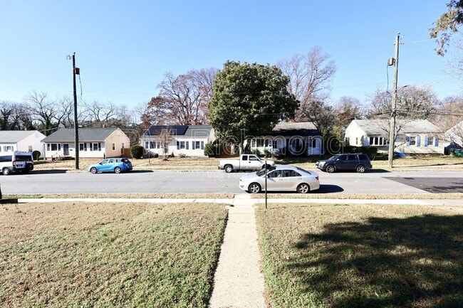 Building Photo - 1107 Carrolton St