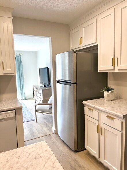 Building Photo - 10925 Otsego St