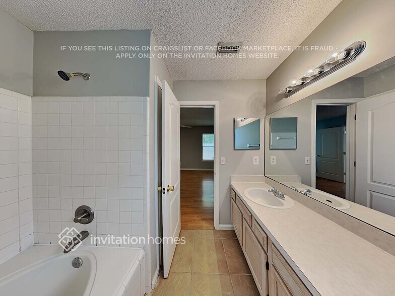 Building Photo - 3852 Autumn Leaf Ct