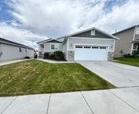 Building Photo - 3873 Sigma Dr