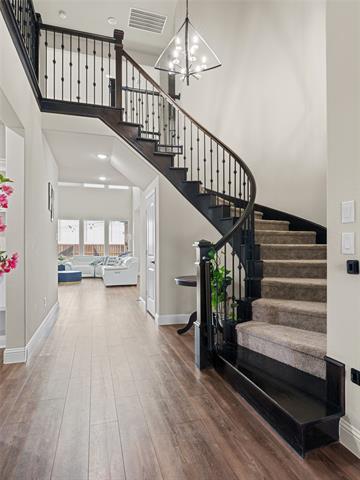 Building Photo - 2333 Willow Garden Dr