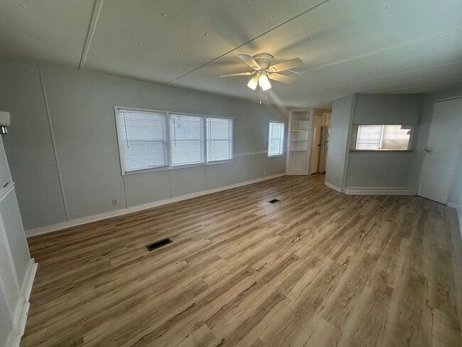 Building Photo - Newly Updated 2Bed/1Bath Mobile Home in Richlands - Close to Camp Lejuene