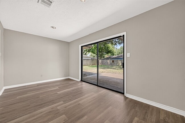 Building Photo - 11710 N Petersham Dr