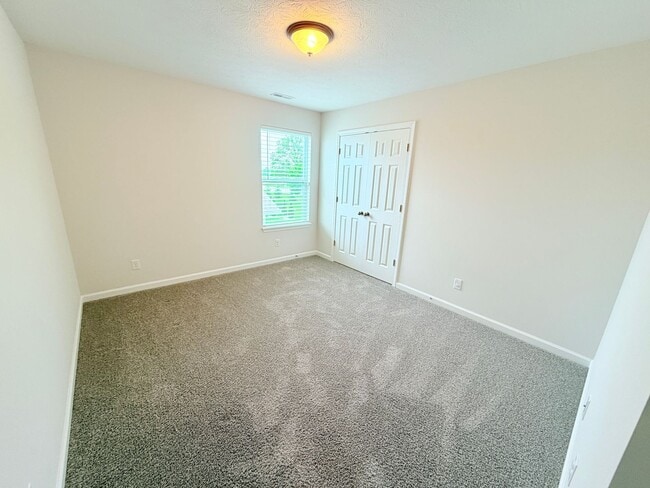 Building Photo - 4030 Omaha Dr