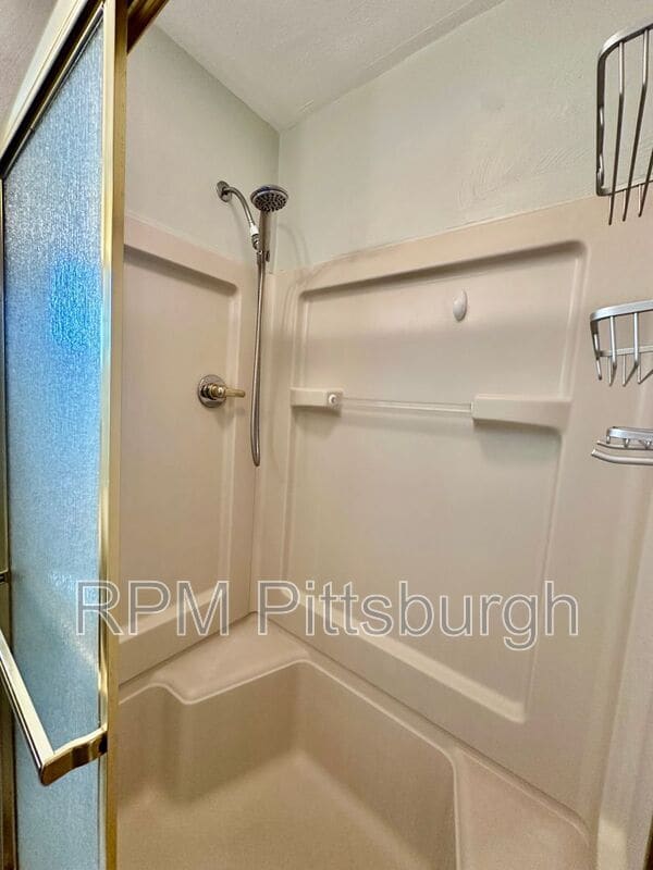 Building Photo - 1130 Downlook St