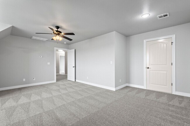 Building Photo - 2702 Waterford Ct