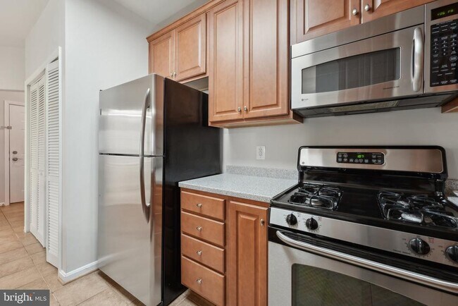 Building Photo - 21216 McFadden Square