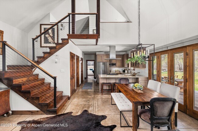 Building Photo - 160 Equestrian Way