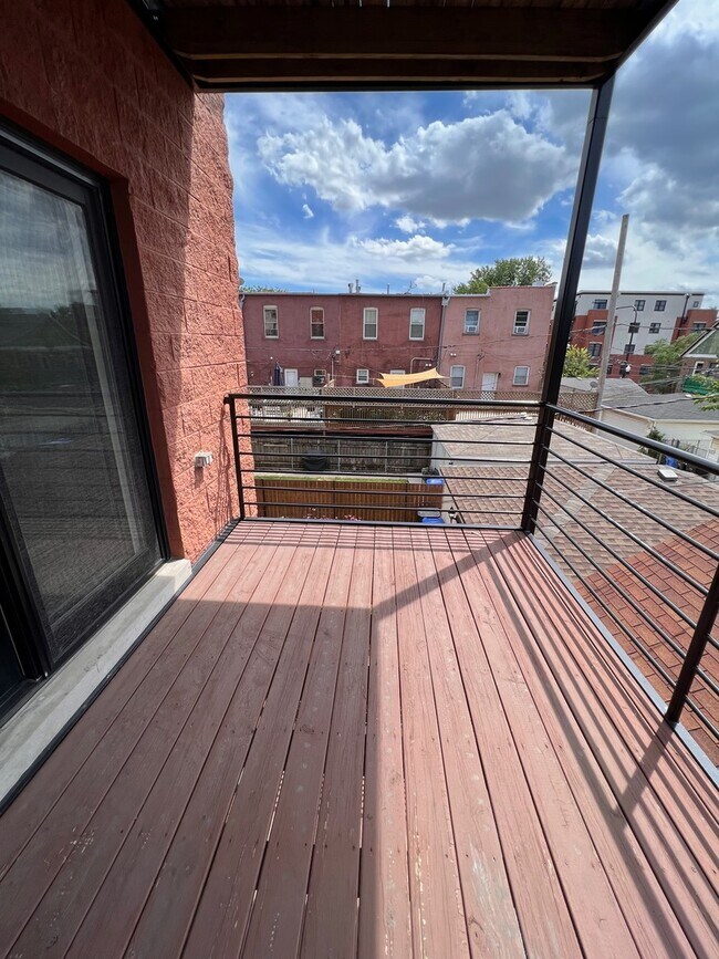 Building Photo - 218 S Hamilton Ave