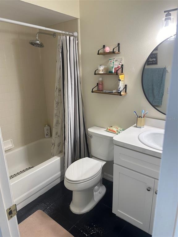 Building Photo - 1310 Dartmoor Ave