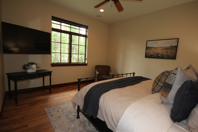 Building Photo - 1141 Meadowlark Ln