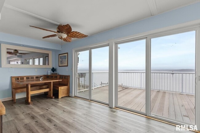 Building Photo - 15326 N River Beach Dr