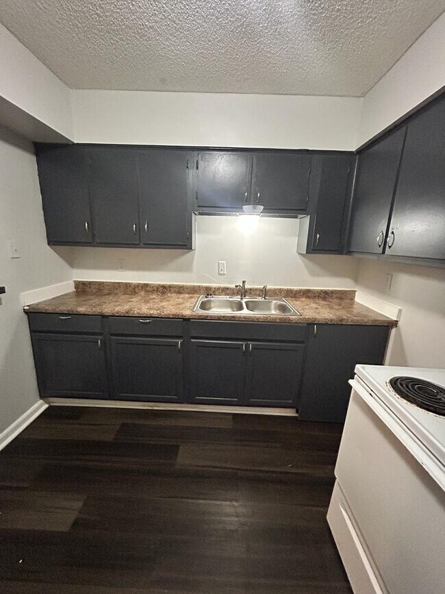 Building Photo - 6474 Kirby Trees Dr