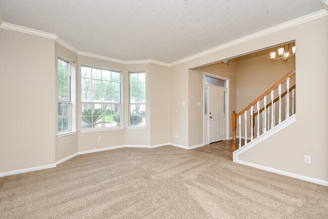 Building Photo - 215 Windrift Ct