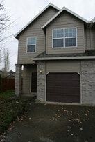 Building Photo - 3125 NE 13th Pl