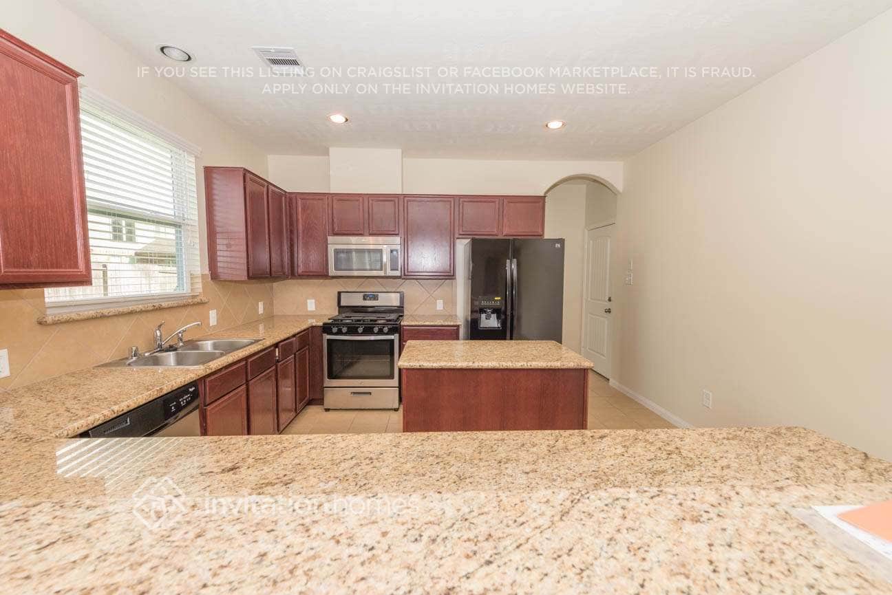 Building Photo - 3330 Orchid Trace Dr
