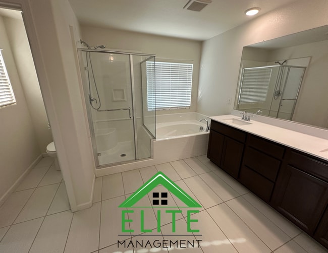 Building Photo - Spacious 4-Bedroom Home in Sought-After No...