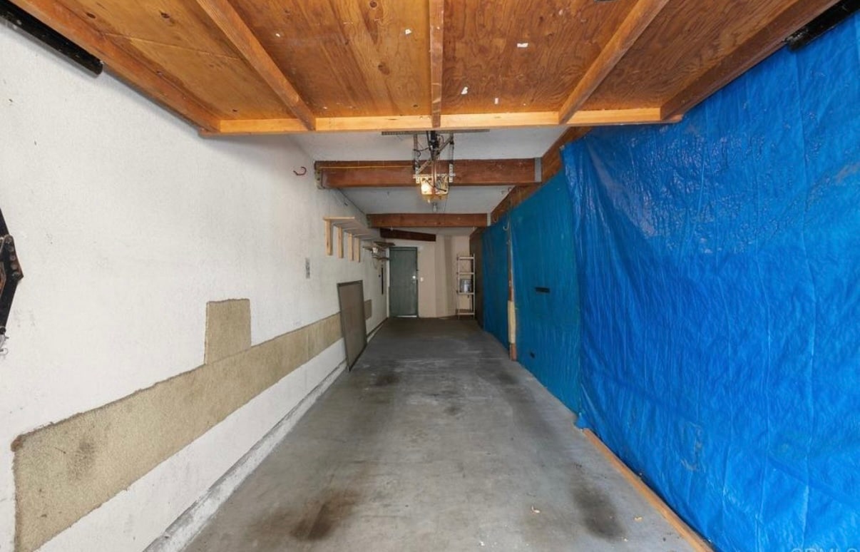 Building Photo - 9705 Mesa Springs Way