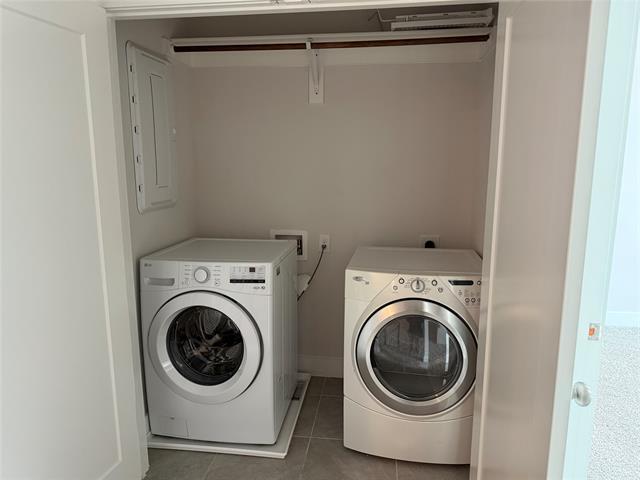 Building Photo - 2654 Carolwood Ln