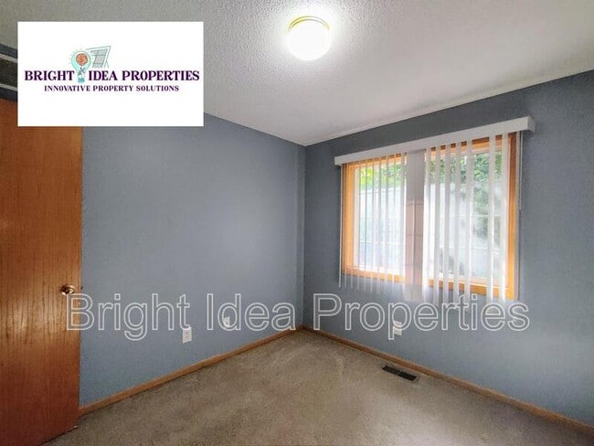 Building Photo - 380 Gironde Ct