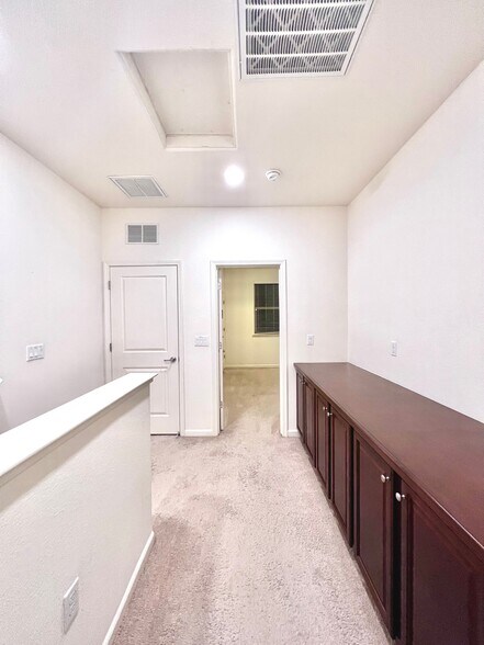 Building Photo - 226 Rosarno Ct