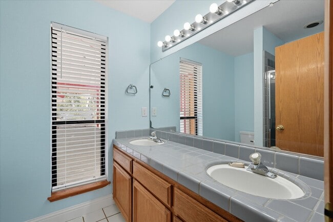 Building Photo - 29766 Tioga Dr