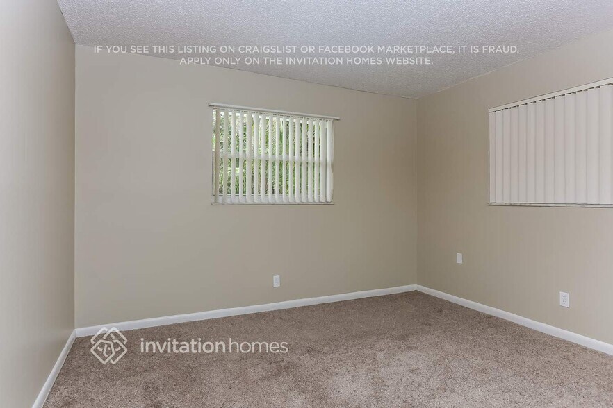 Building Photo - 11090 Glenwood Dr