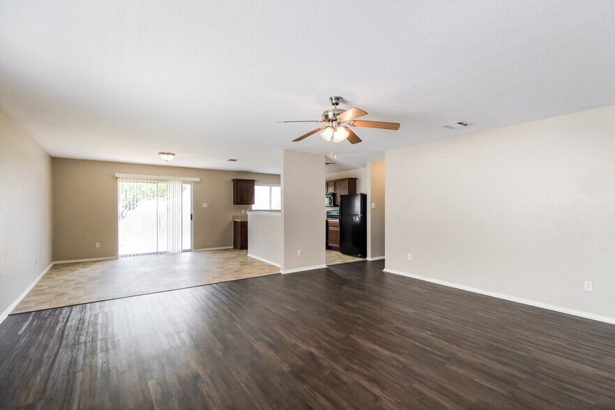 Building Photo - 348 Dakota Ridge Dr