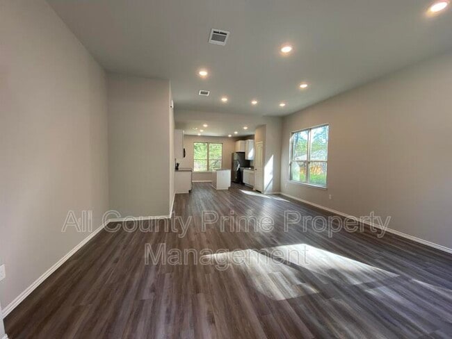 Building Photo - 15860 Pecan Dr