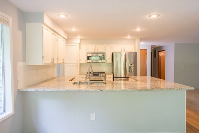 Building Photo - 4bd/2.5ba Sammamish Home