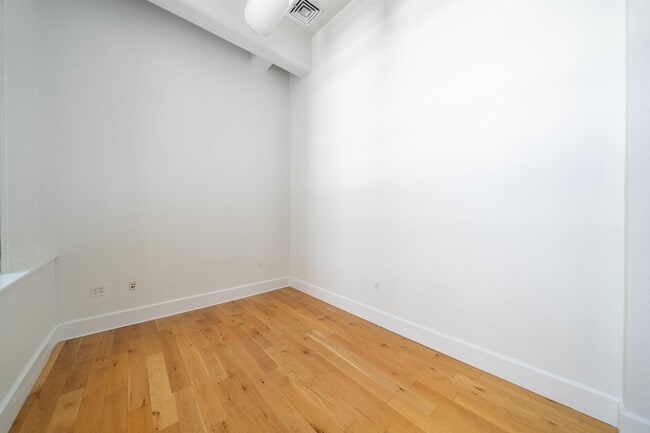 Building Photo - 50 Dey St