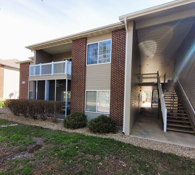 Building Photo - 3 Bedroom 2 Bathroom Condo-Spencer's Crest