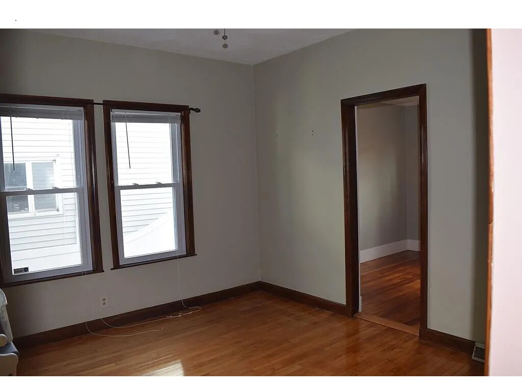 Building Photo - 13 Sanger St