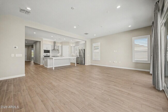 Building Photo - 6051 E Sinclair St