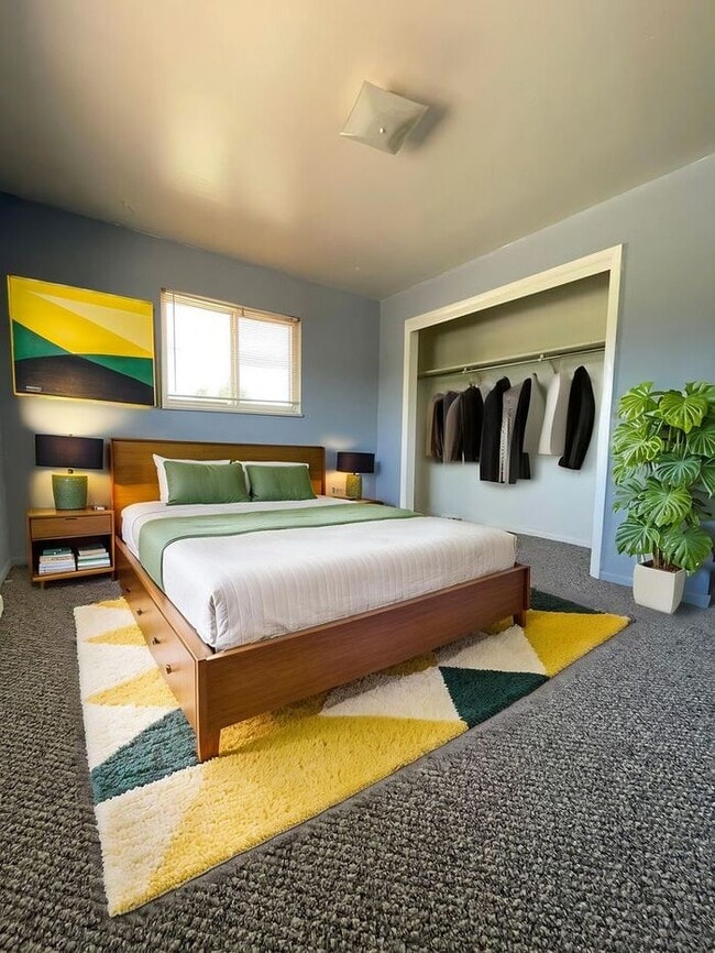 Building Photo - Charming Upper-Level 2BR | Shared Yard, St...