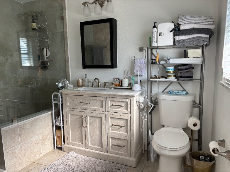 Building Photo - 3441 Fairview Dr