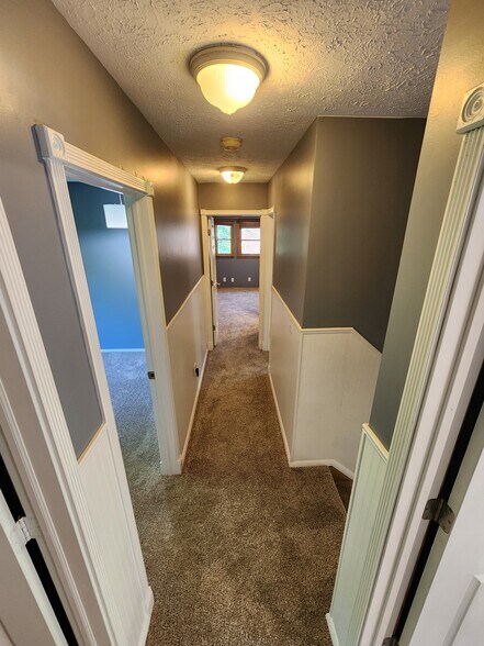 Building Photo - 8797 S Shandle Blvd